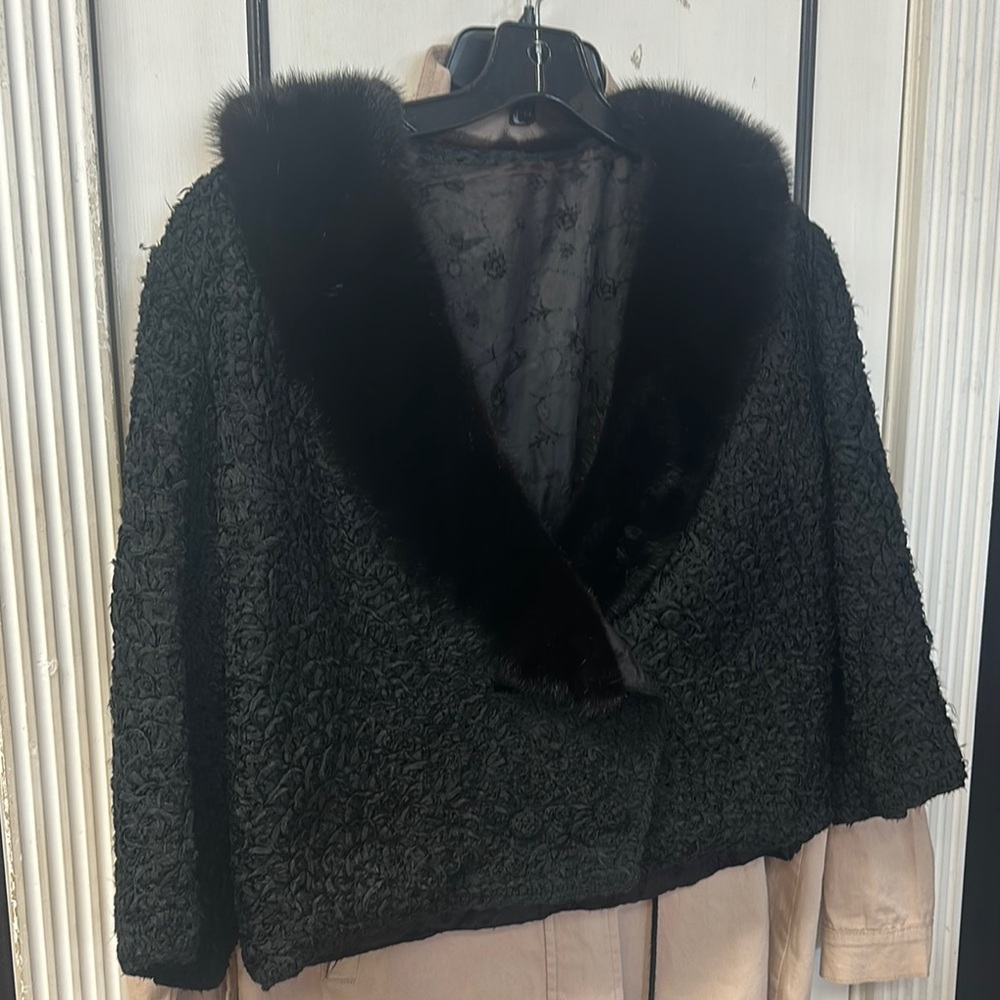 Elegant Black Faux Fur Women's Jacket